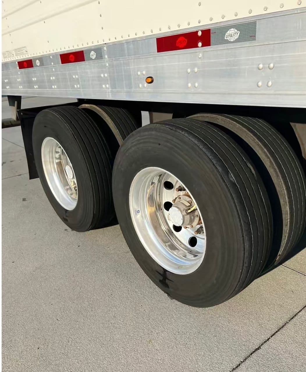 Utility 53' Reefer Trailer thumbnail 2