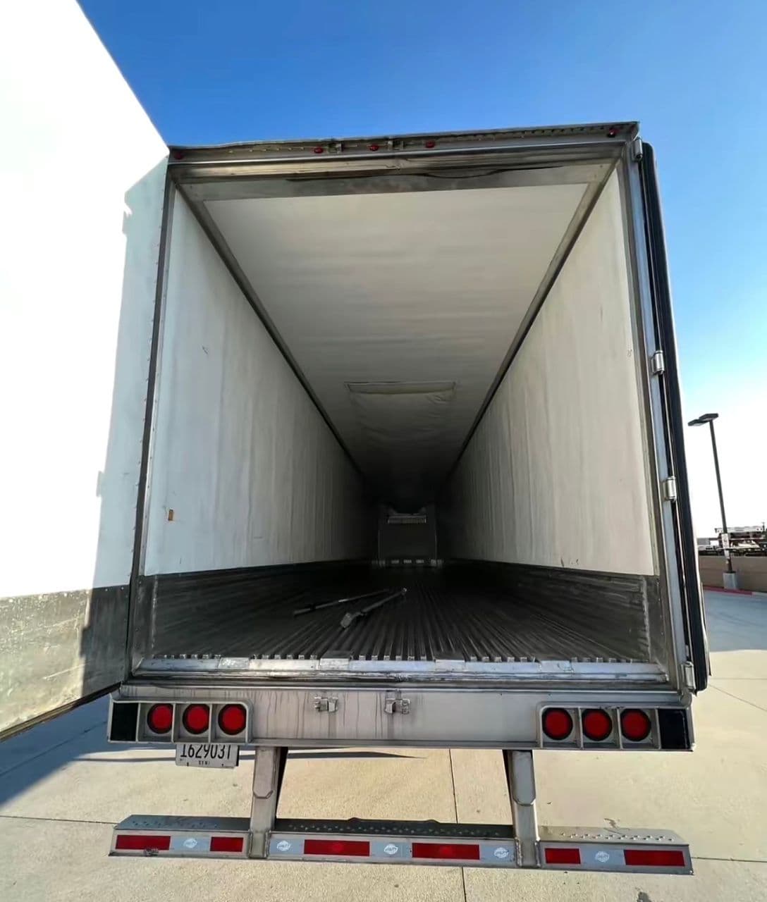Utility 53' Reefer Trailer thumbnail 5