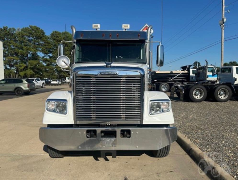 Freightliner 122SD thumbnail 4