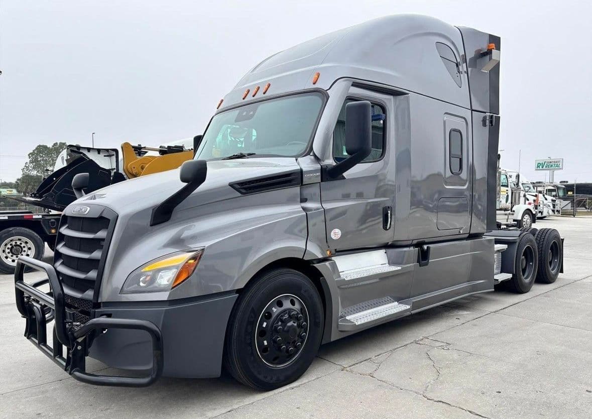 Freightliner Cascadia 126