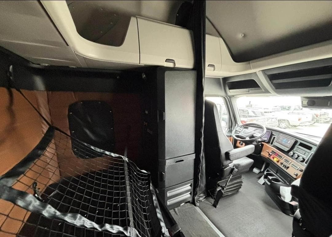Freightliner Cascadia 126 thumbnail 18