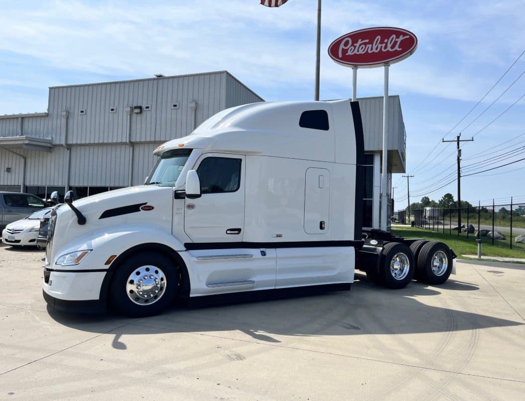 Peterbilt 579 thumbnail 4