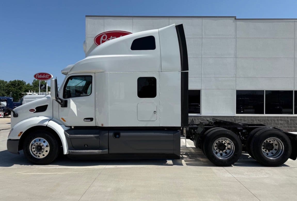 Peterbilt 579 thumbnail 3