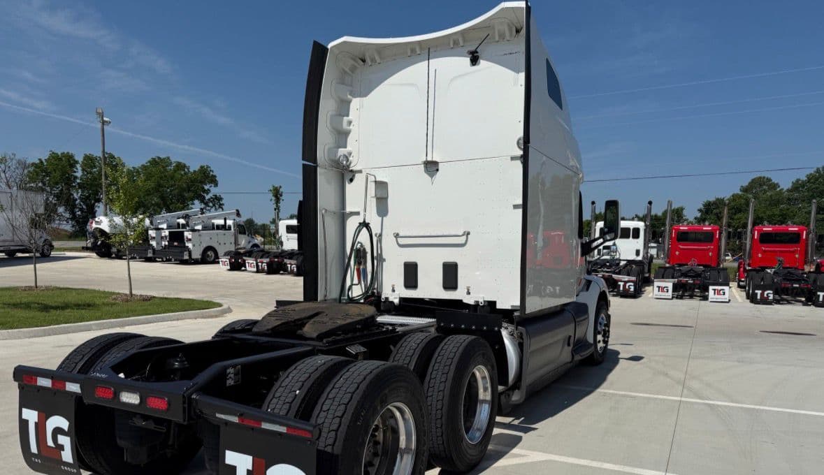 Peterbilt 579 thumbnail 4