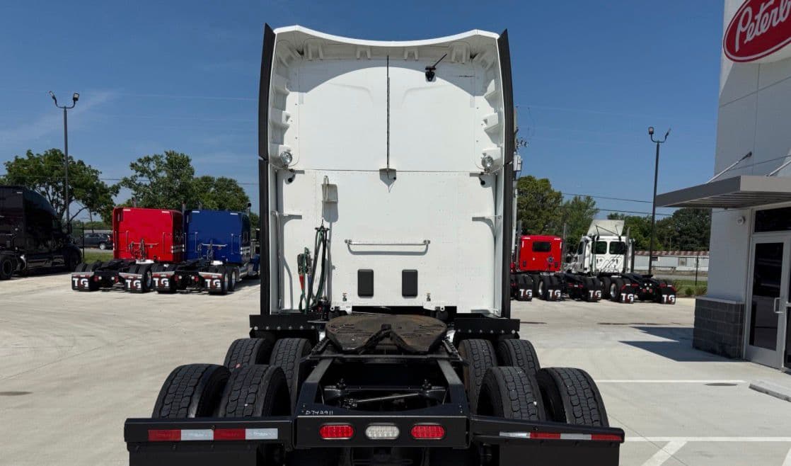 Peterbilt 579 thumbnail 5