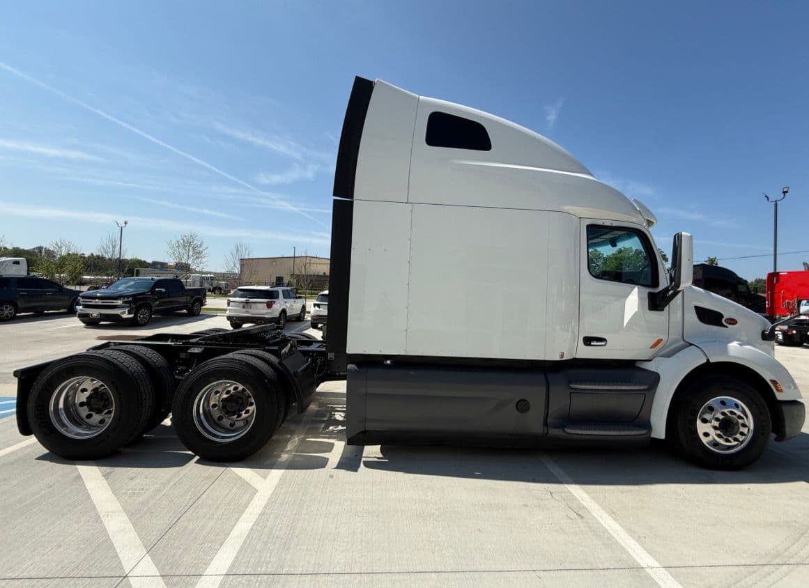 Peterbilt 579 thumbnail 6