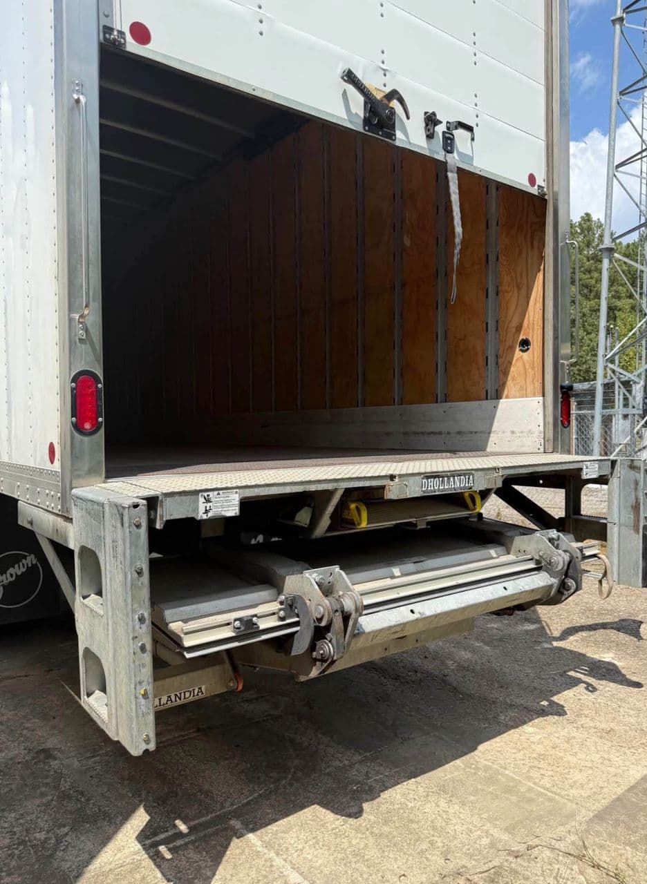 International MV607 Extended Cab Edition thumbnail 8