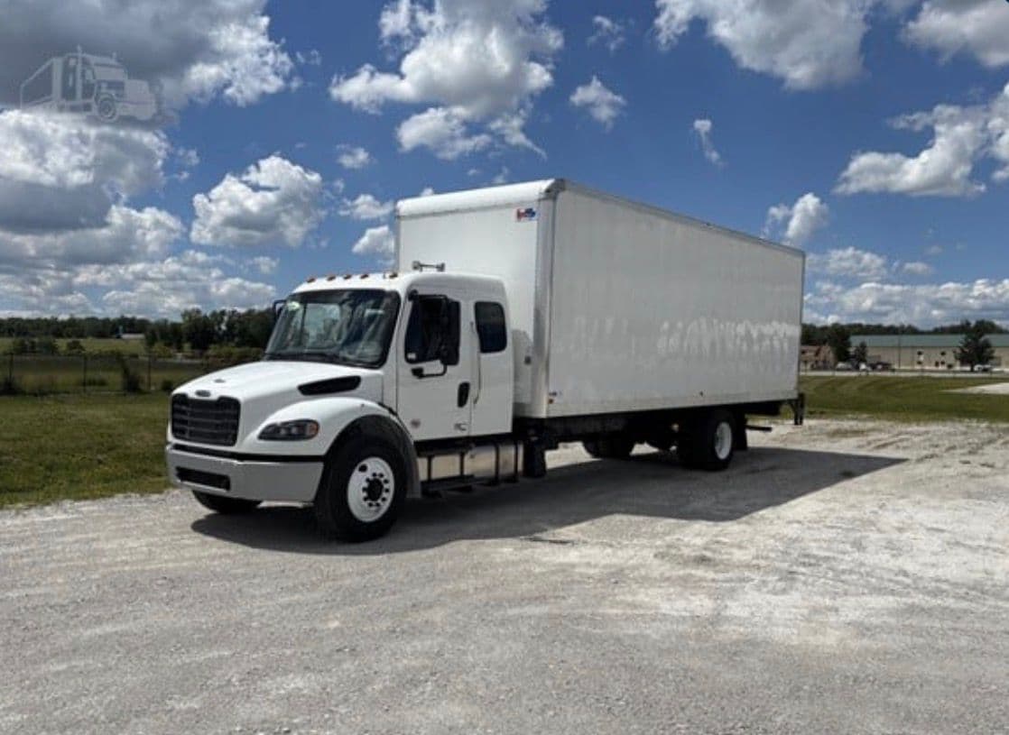 Freightliner Business Class M2 106 Plus