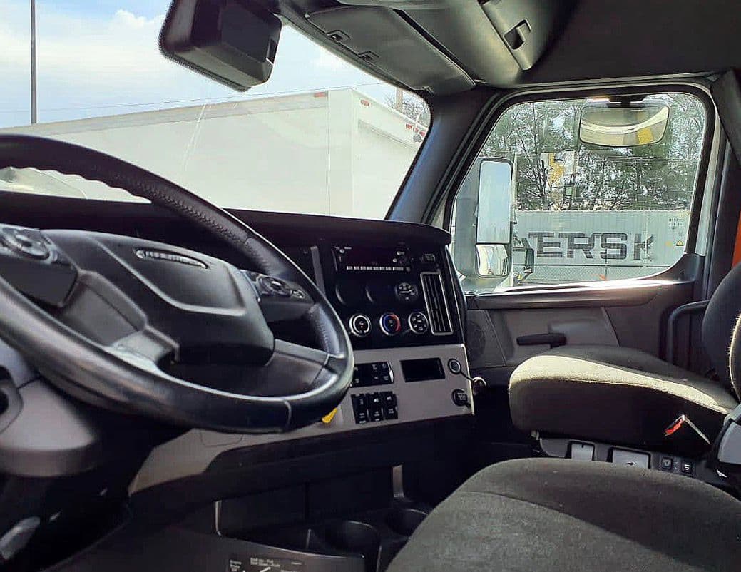 Freightliner Cascadia 126 thumbnail 7