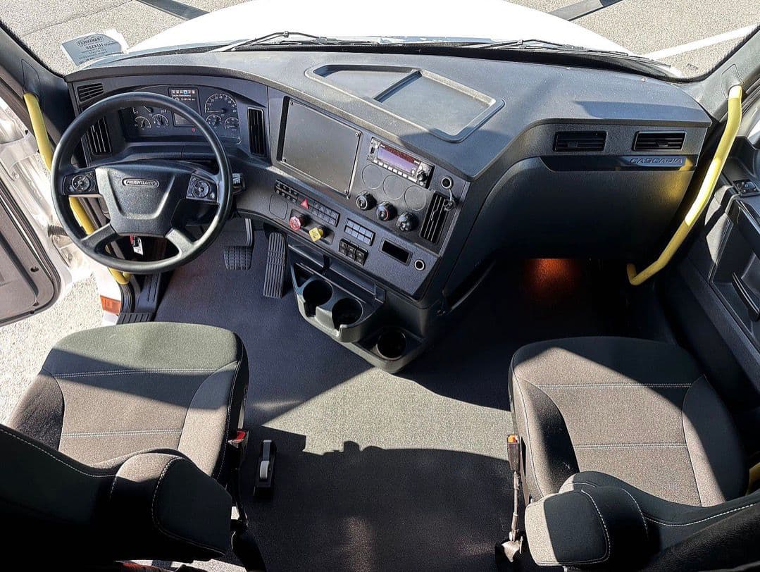 Freightliner Cascadia 126 thumbnail 16