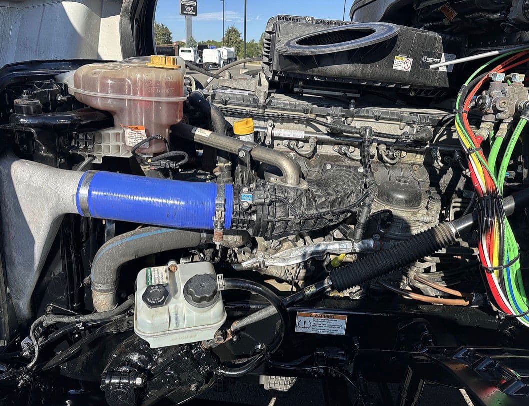 Freightliner Cascadia 126 thumbnail 19