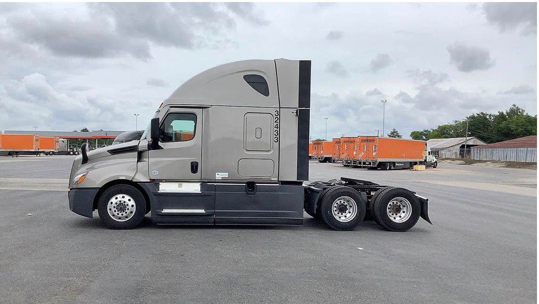 Freightliner Cascadia 126 thumbnail 11