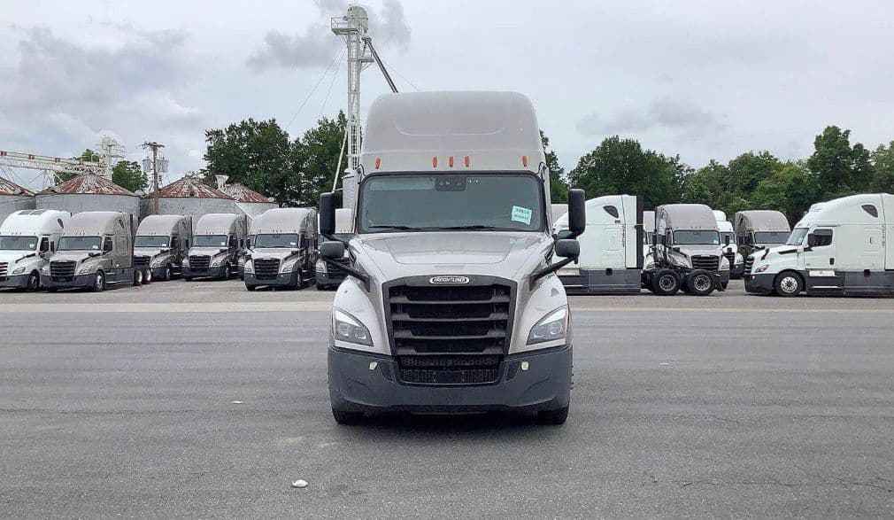 Freightliner Cascadia 126 thumbnail 3