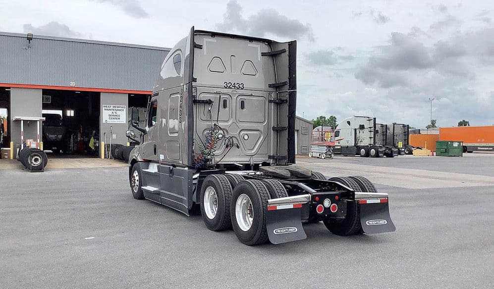 Freightliner Cascadia 126 thumbnail 8